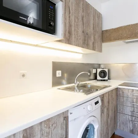 Great 1 Bdr Flat With Air Condicioner! リスボン